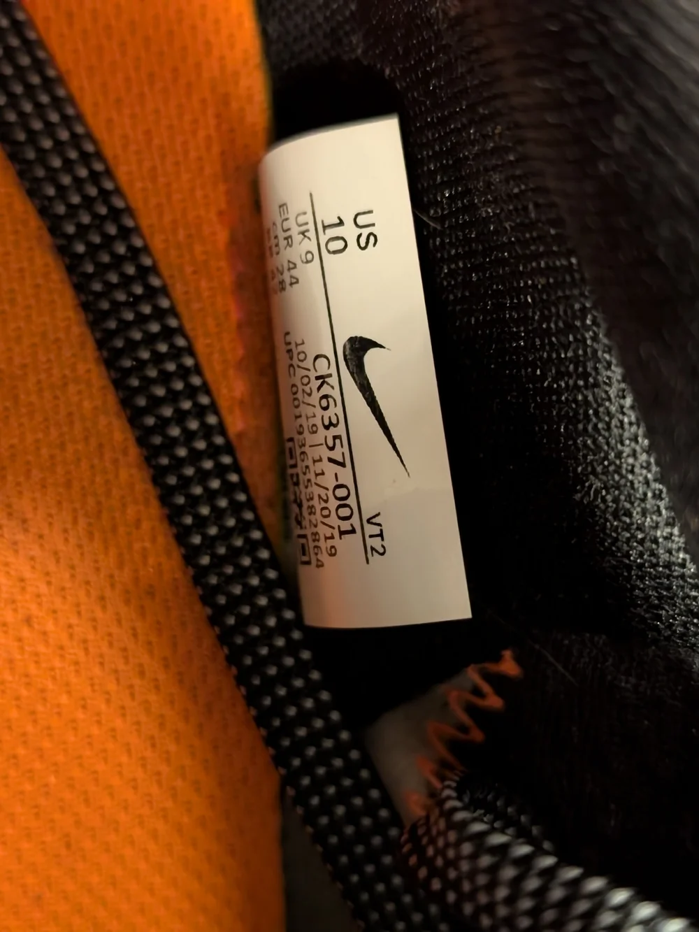 Nike Men's Black and Orange Athletic Running Shoes - Picture 10 of 11